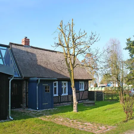 Nyaraló Angenehmes In Moenkebude, Cleaning Included