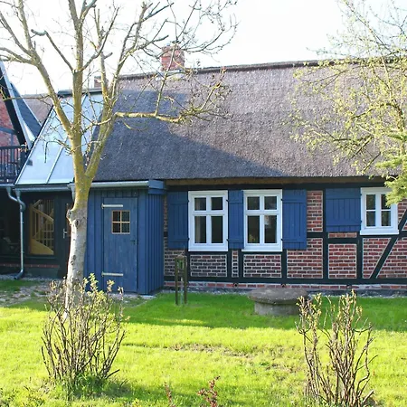 Semesterbostad Angenehmes In Moenkebude, Cleaning Included