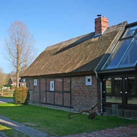 Angenehmes In Moenkebude, Cleaning Included * Mönkebude